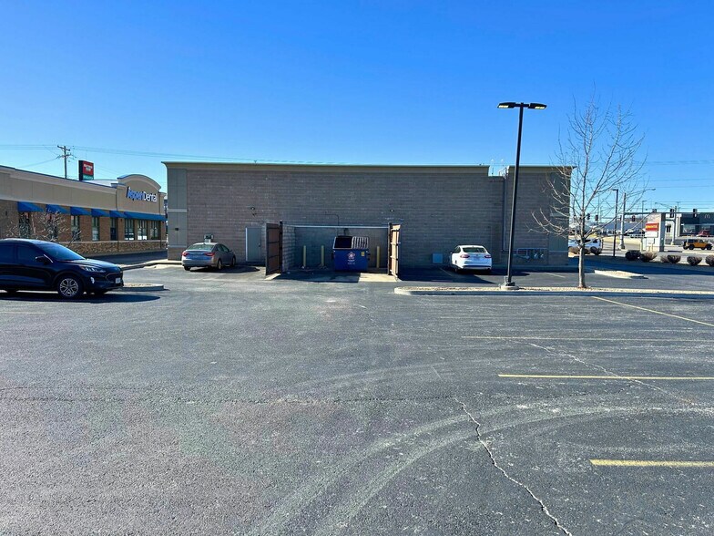 More Photos Of 2718 N Kansas Expy, Springfield General Retail For Lease
