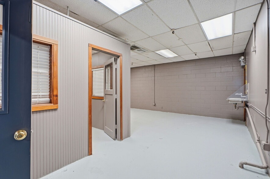 More Photos Of 1420 Healdsburg Ave, Healdsburg Flex For Sale