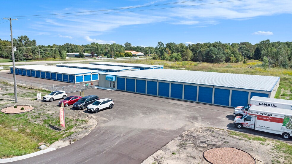 More Photos Of 2011 S Sheridan Rd, Lennon Specialty For Sale