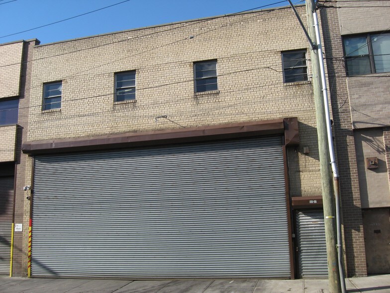 More Photos Of 16737 Porter Rd, Jamaica Warehouse For Lease