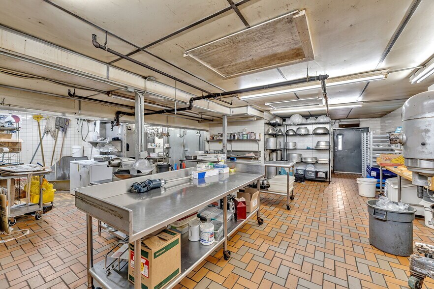 More Photos Of 1908 Old Route 17, Roscoe Restaurant For Sale