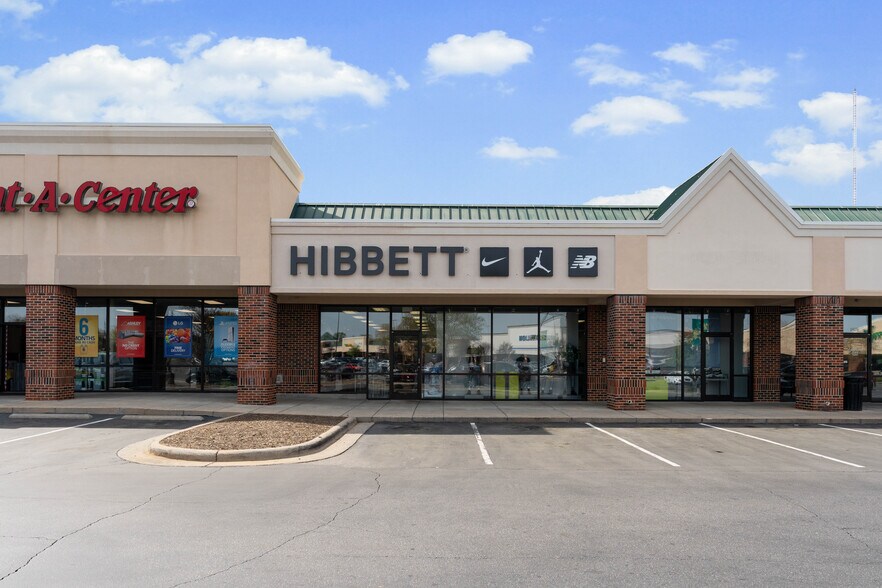 More Photos Of 1837 E Broad St, Statesville Unknown For Lease