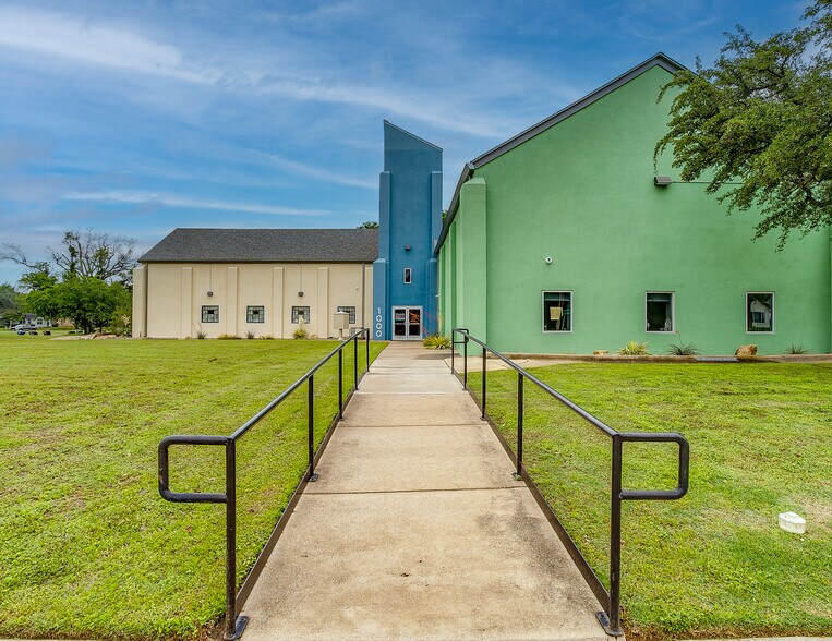 Primary Photo Of 1000 Bonnie Brae Ave, Fort Worth Medical For Sale