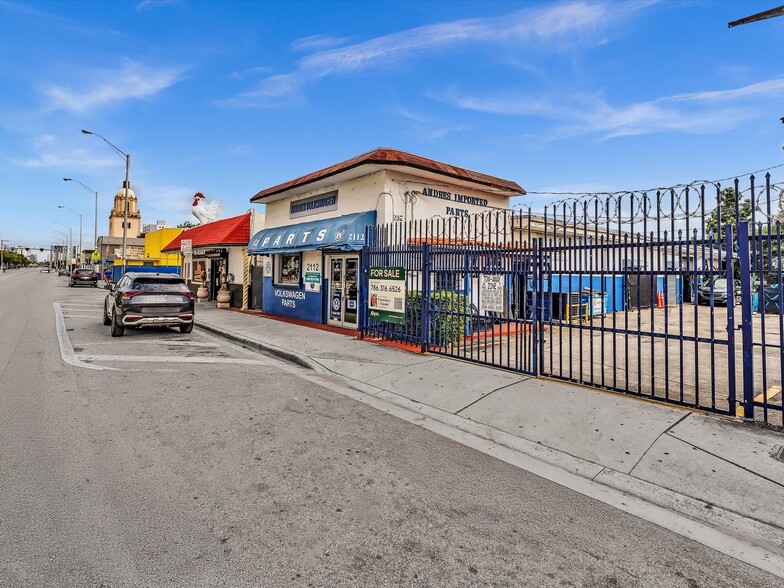 Primary Photo Of 2112 NW 36th St, Miami Auto Repair For Sale