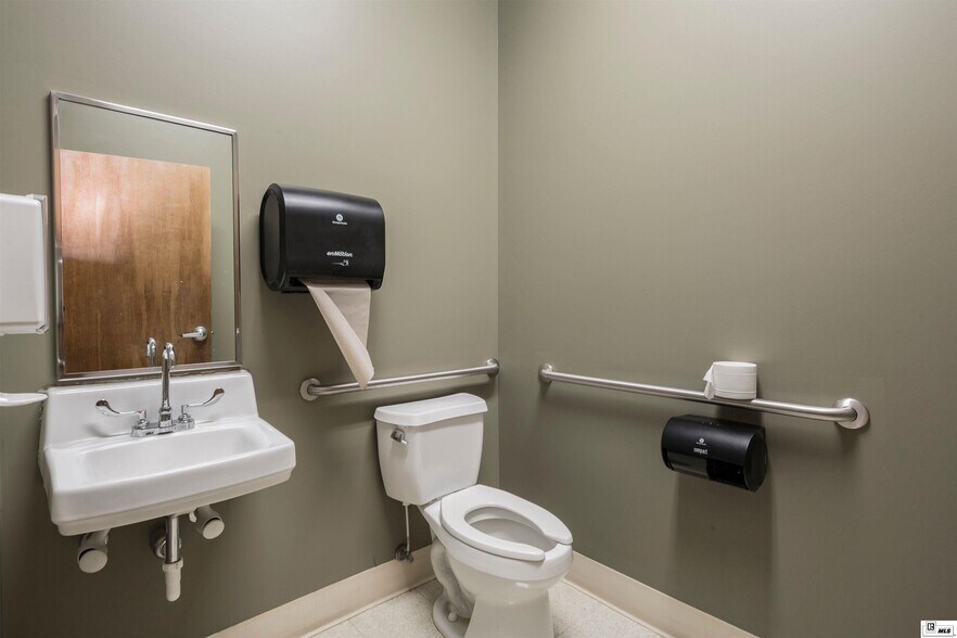 More Photos Of 3995 Sterlington Rd, Monroe Medical For Sale