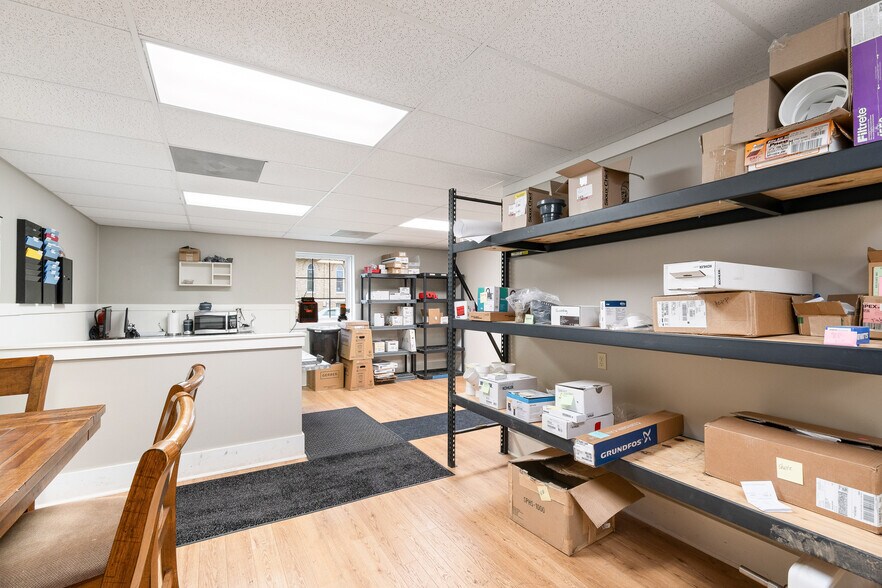 More Photos Of 316 N Main St, Lake Mills Office For Sale