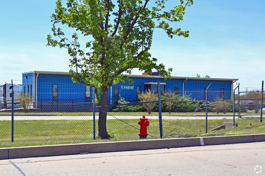 Primary Photo Of 325 Frontier Dr, Oklahoma City Truck Terminal For Lease