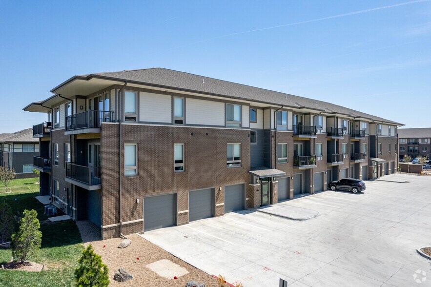 More Photos Of 7565 S 146th St, Omaha Apartments For Lease