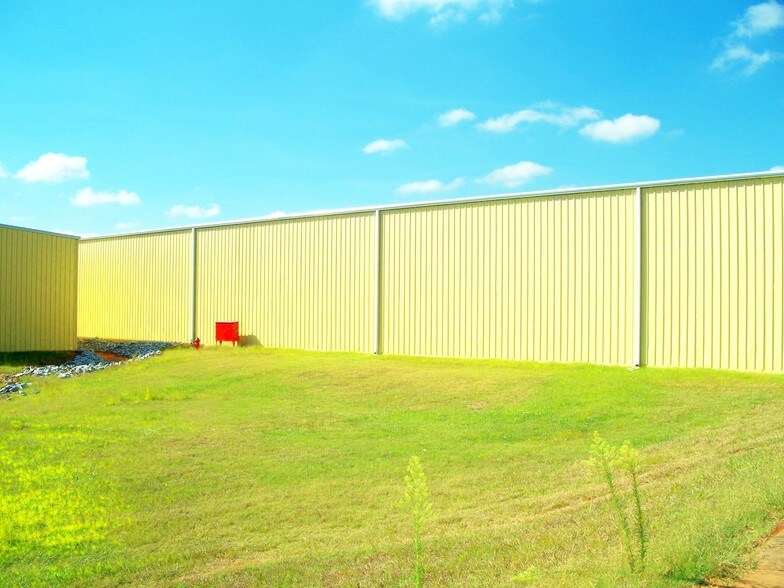 More Photos Of 551 York Rd, Blacksburg Warehouse For Sale