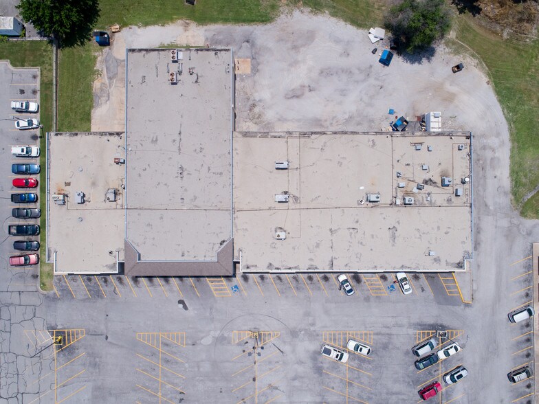 More Photos Of 12540-12564 E 21st St, Tulsa Unknown For Lease