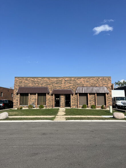 Primary Photo Of 135 Joey Dr, Elk Grove Village Warehouse For Sale