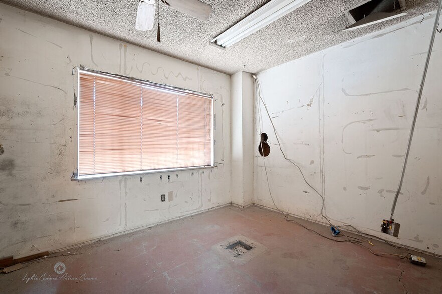 More Photos Of 200 E 19th St, Bakersfield Manufacturing For Sale