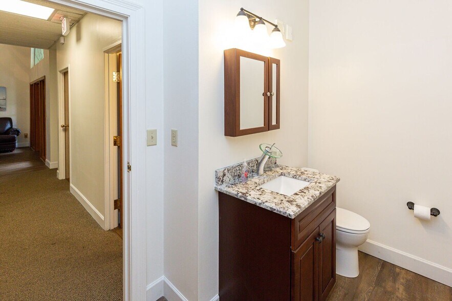 More Photos Of 1477 W Fairbanks Ave, Winter Park Office For Sale
