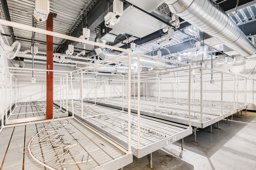 More Photos Of 5550 Joliet St, Denver Warehouse For Sale