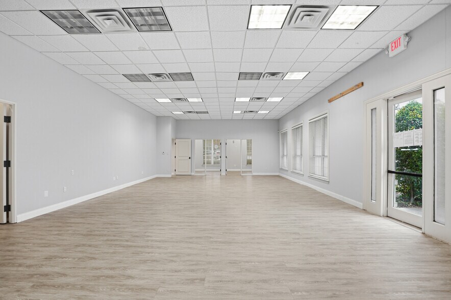 More Photos Of 6211 Colleyville Blvd, Colleyville Medical For Lease