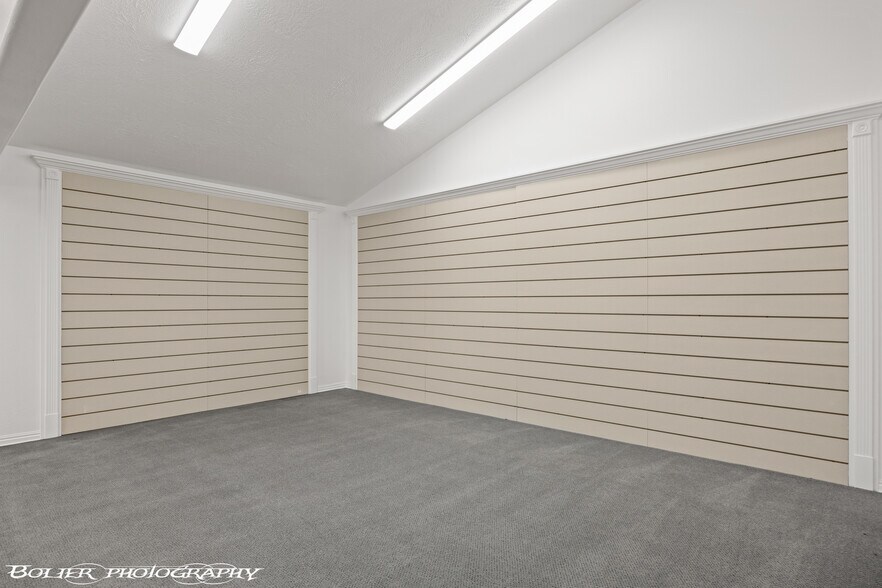 More Photos Of 320 E Old Mill Rd, Mesquite Office For Sale