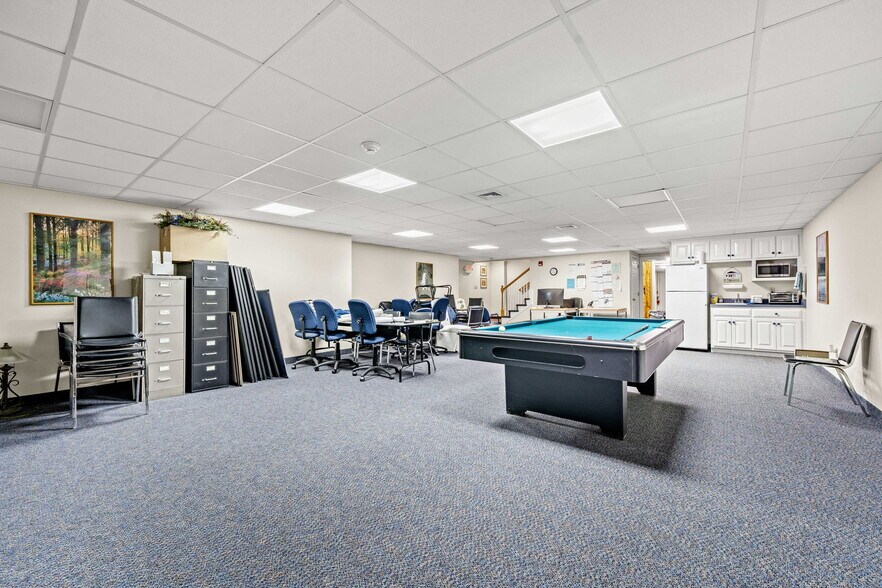 More Photos Of 15 Garden Rd, Plaistow Office For Sale