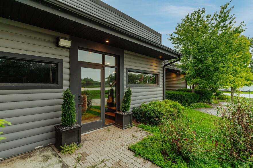 More Photos Of 32400 Geneva Rd, Salem General Retail For Sale