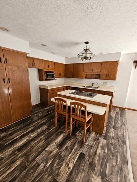 More Photos Of 714 College Dr, Anderson Apartments For Sale