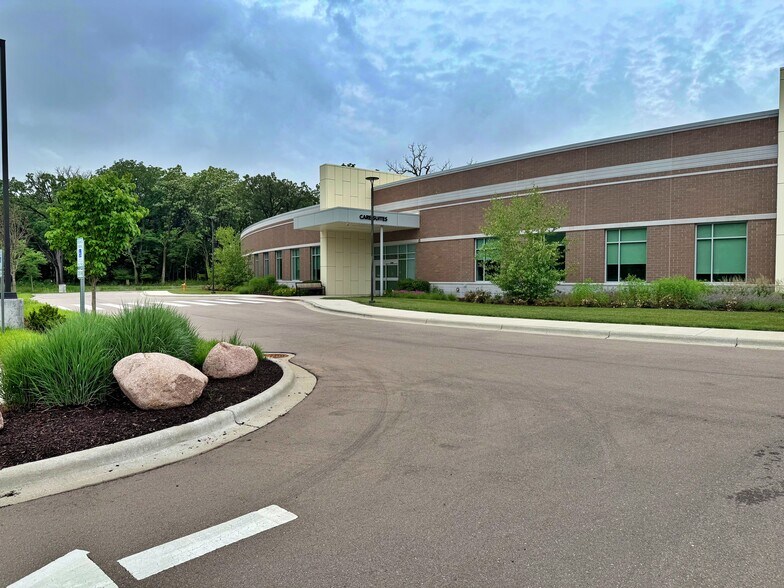 More Photos Of 2102 Freeman Pky, Beloit Medical For Lease