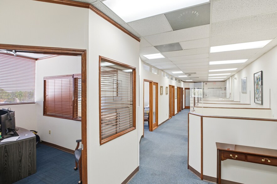 More Photos Of 4075 SW 83rd Ave, Miami Office For Sale