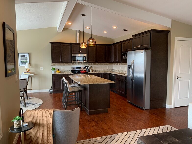 More Photos Of 2111-2115 E 12th St, Davenport Apartments For Sale