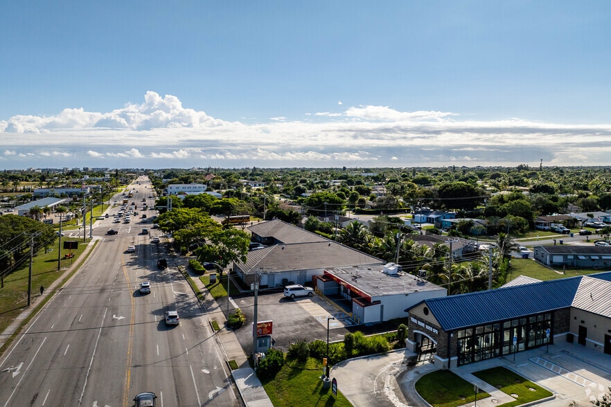 More Photos Of 1290 Lantana Rd, Lake Worth Convenience Store For Lease
