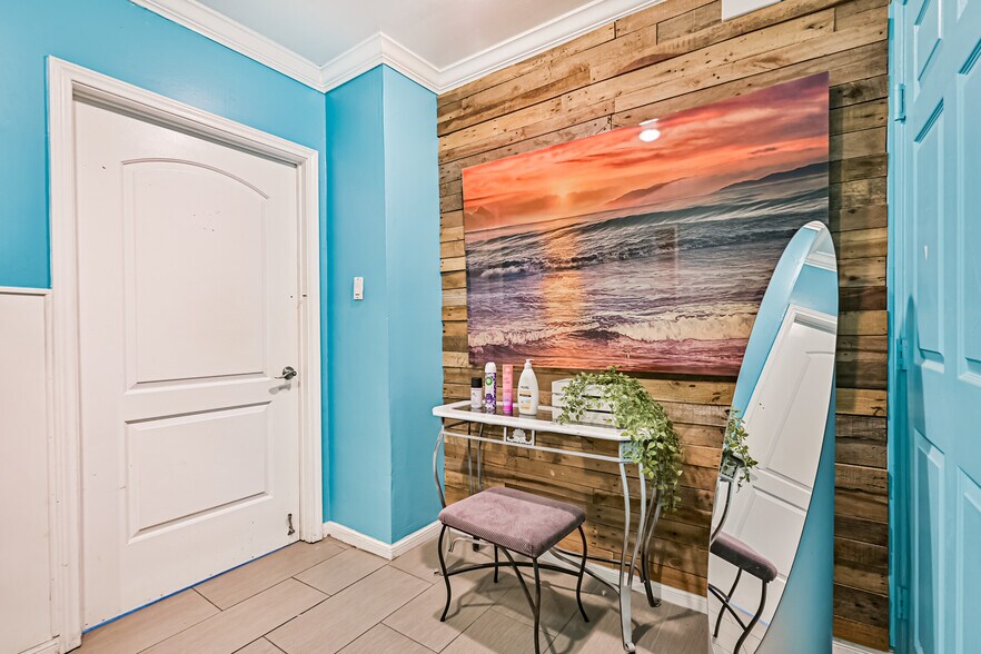 More Photos Of 202 25th St, Galveston Restaurant For Sale