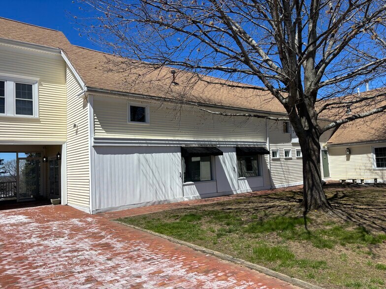 More Photos Of 2299 Woodbury Ave, Newington Medical For Lease