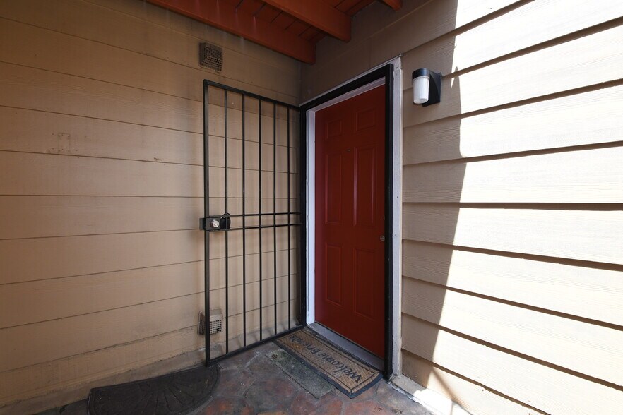 More Photos Of , Houston Multifamily For Sale