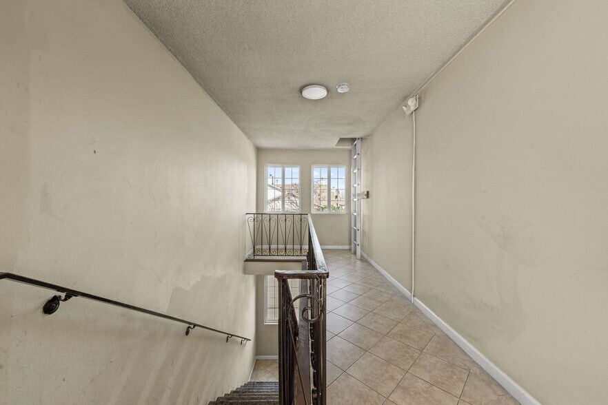 More Photos Of 280 Howland St, Redwood City Apartments For Sale