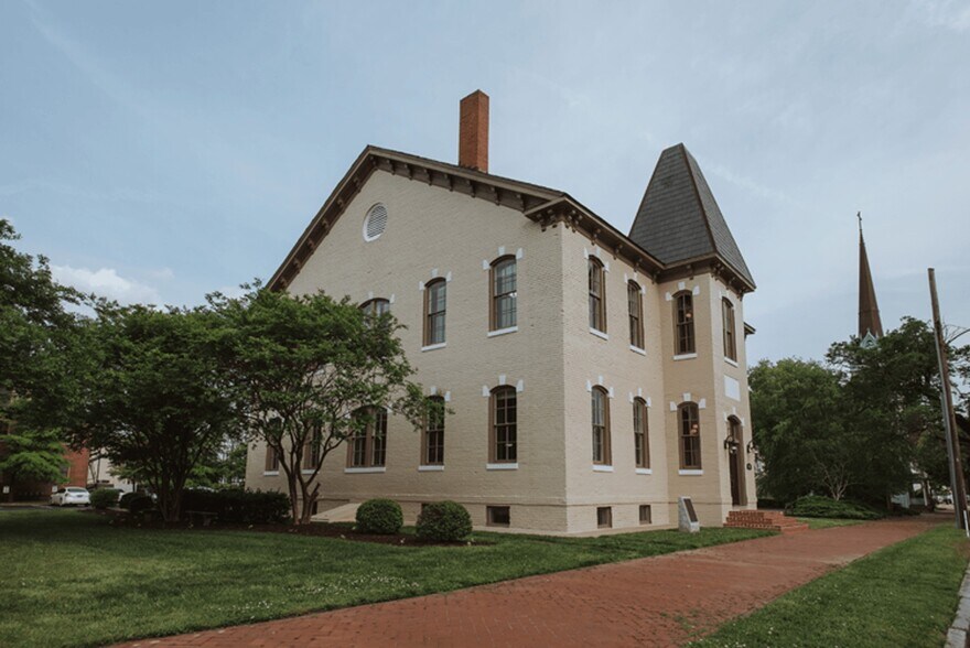 More Photos Of 441 Washington St, Portsmouth Office Residential For Sale