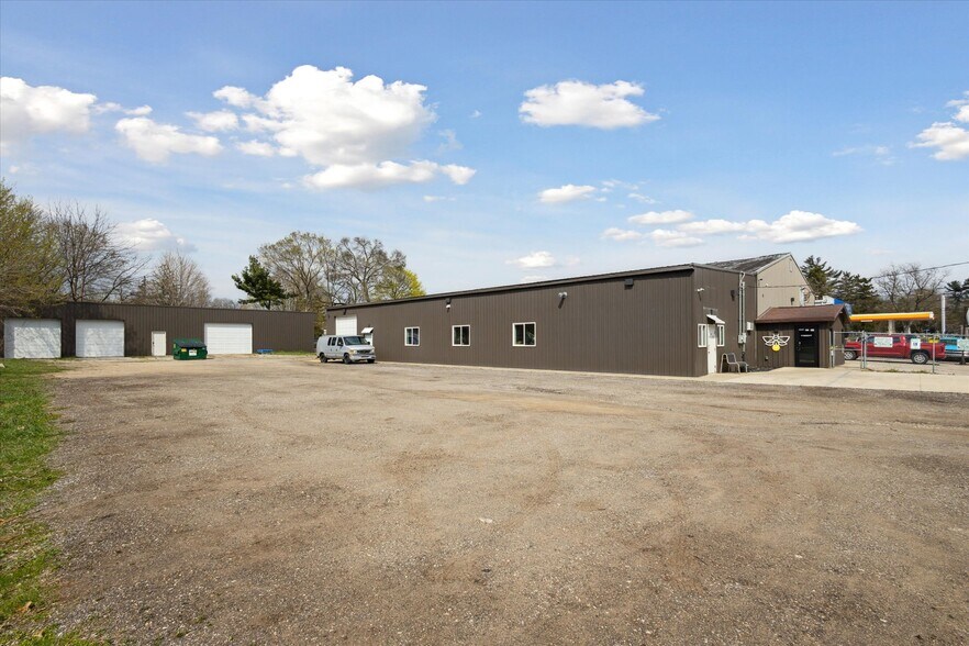 More Photos Of 919 Michigan St, Niles Warehouse For Sale