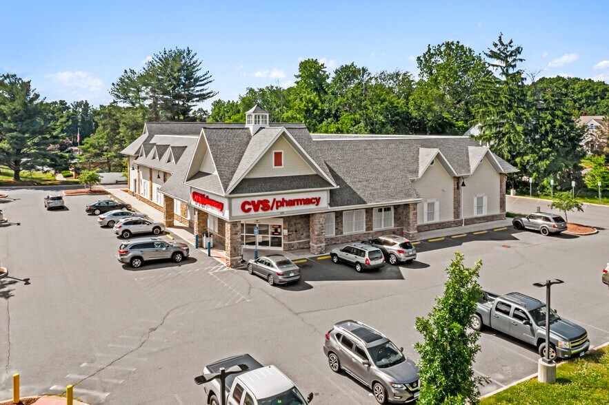 More Photos Of 330 Main St, Farmington Drugstore For Sale