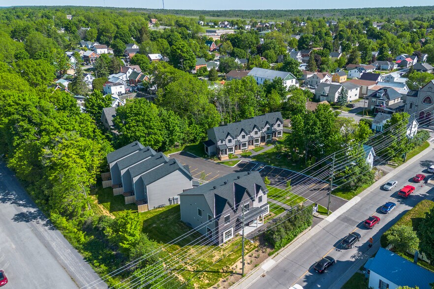 More Photos Of 36 Main St E, Mississippi Mills Apartments For Sale
