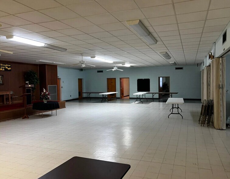 More Photos Of 309 Tibet Ave, Savannah Specialty For Sale