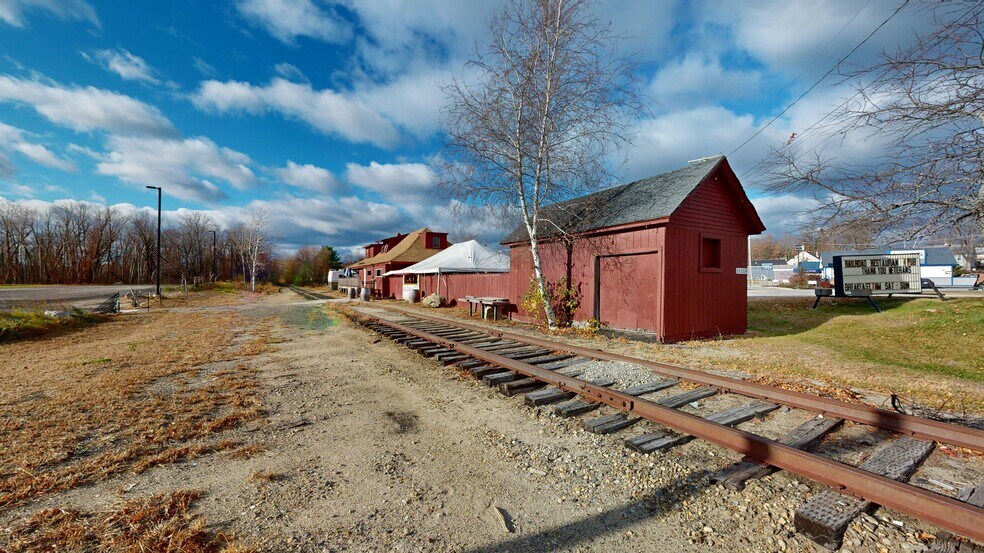 More Photos Of 695 Lisbon St, Lisbon Restaurant For Sale