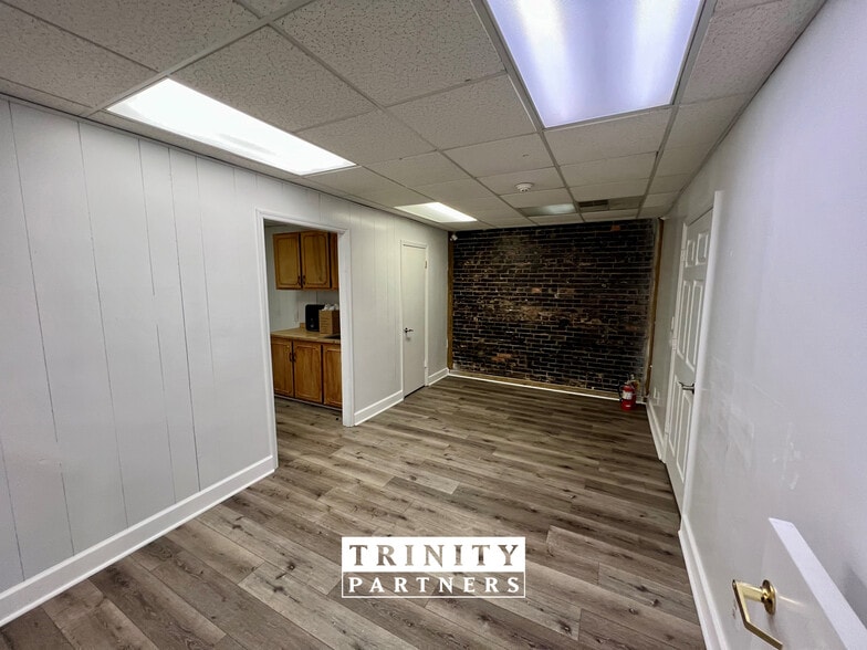 More Photos Of 2010 State St, Cayce Daycare Center For Lease