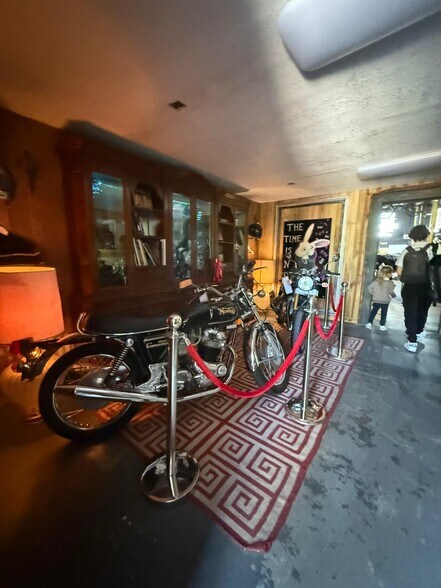 More Photos Of 310 NW 71st St, Miami Warehouse For Sale