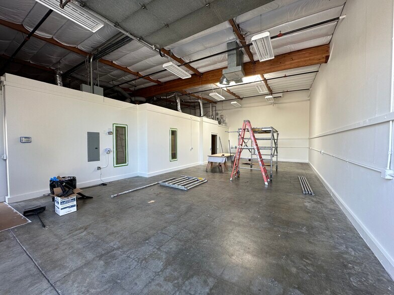 More Photos Of 5729 Sonoma Dr, Pleasanton Warehouse For Sale