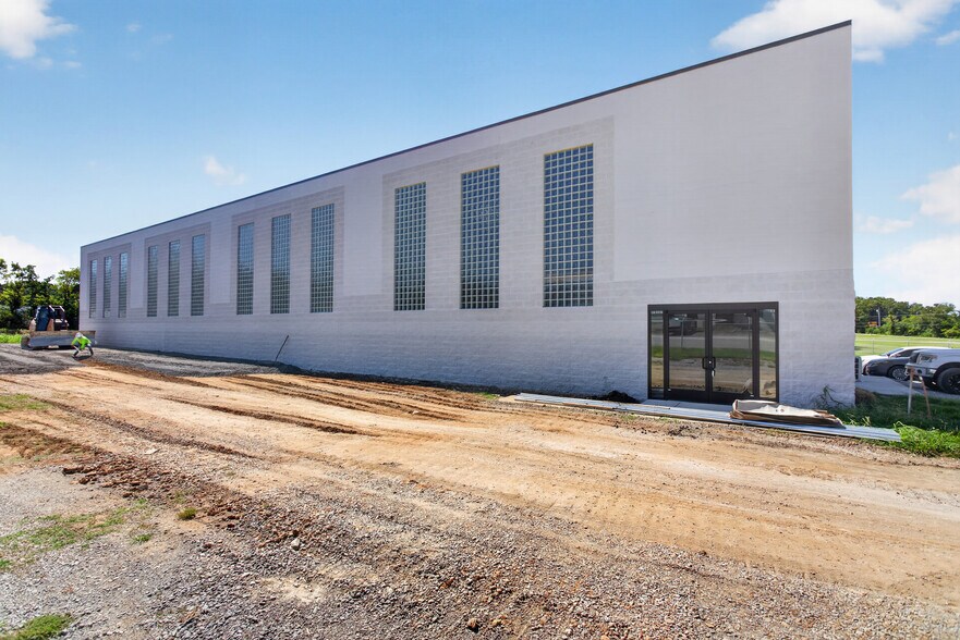 Primary Photo Of 1030 Tennessee Blvd, Lebanon Manufacturing For Lease