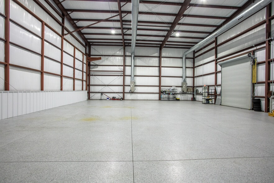 More Photos Of 1001 Airport Rd, Destin Airplane Hangar For Sale