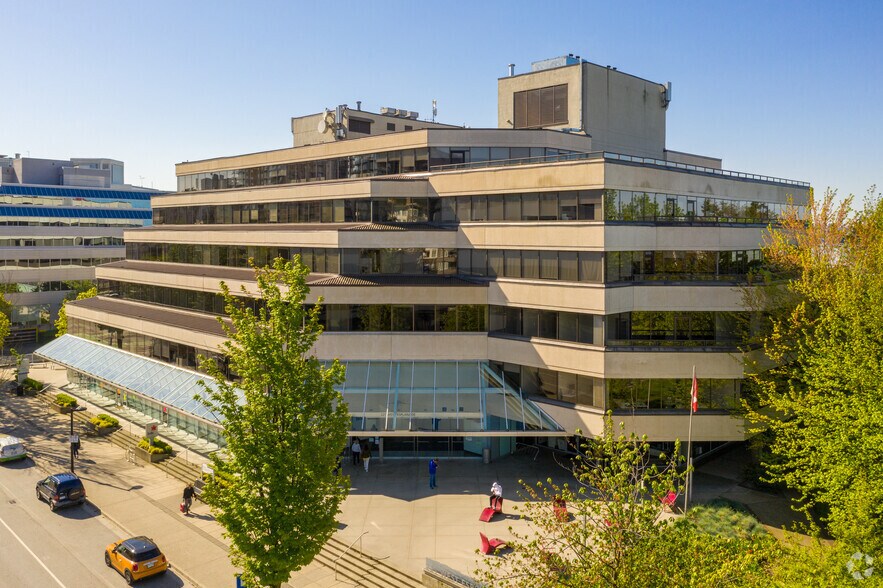 More Photos Of 221 W Esplanade, North Vancouver Office For Lease