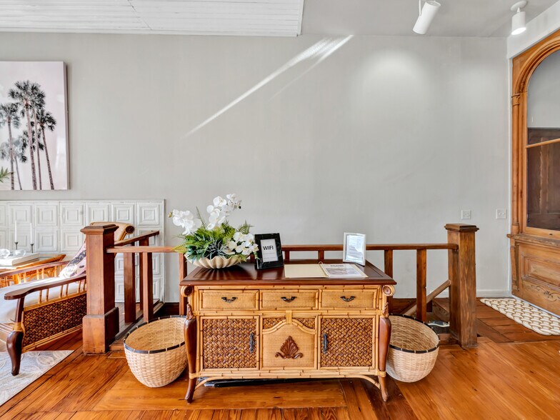 More Photos Of 106 W Main St, Pilot Point Storefront For Sale