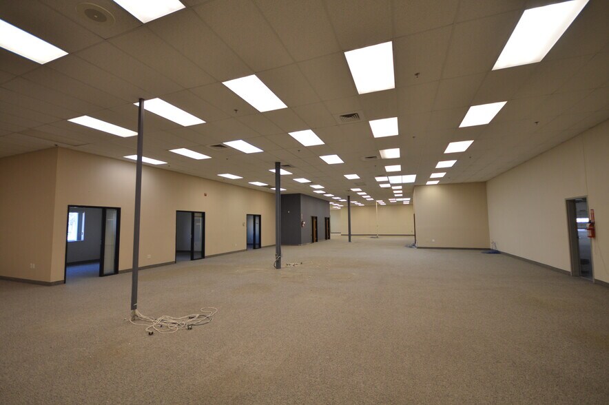 More Photos Of 3701 W Cambridge Ave, Phoenix Warehouse For Lease