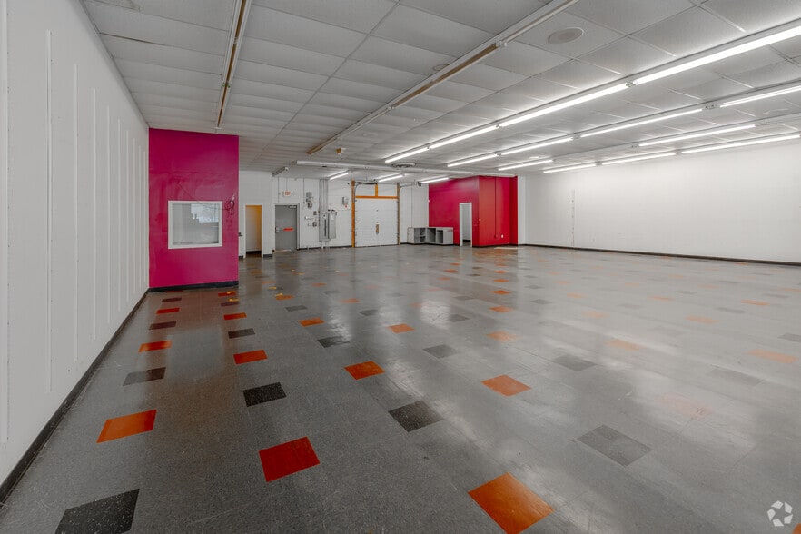 More Photos Of 1131 W Alexis Rd, Toledo Freestanding For Sale