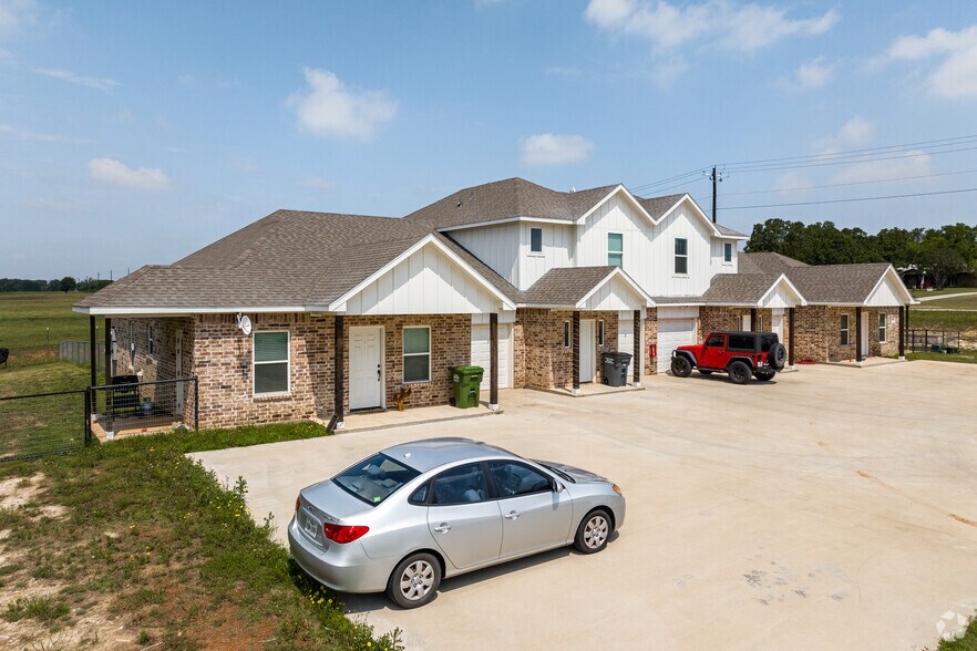 Primary Photo Of 113 North Park Ct, Springtown Apartments For Sale