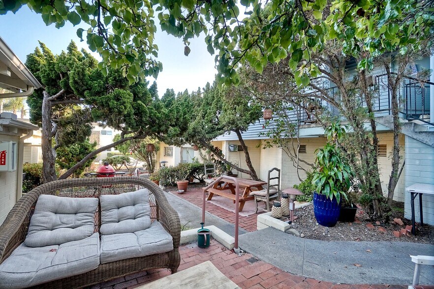 More Photos Of 428-438 Rosemont St, La Jolla Apartments For Sale