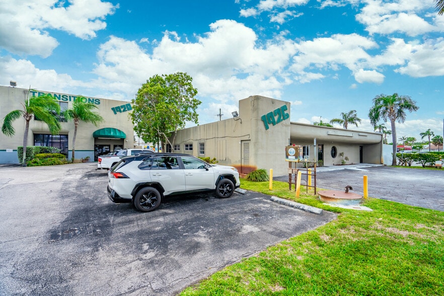 More Photos Of 1928 NE 154th St, North Miami Beach Unknown For Lease