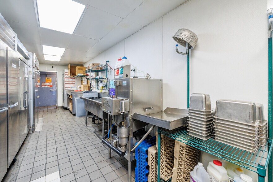 More Photos Of 3401 Middlefield Rd, Menlo Park Convenience Store For Sale